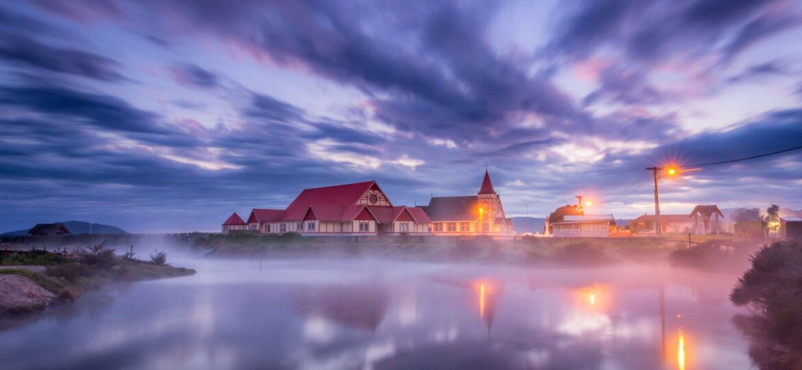 new-zealand-rotorua-ohinemutu-dawn
